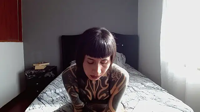 emilia_1995 - Emilia_1995's free webcam - UK Sex Cams
