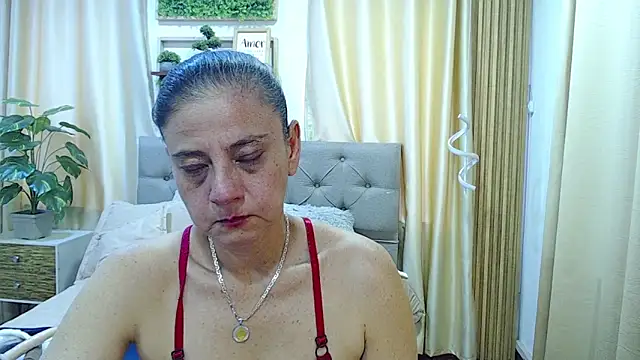 sasi_luna (F milf) - 3 finger in the pupsy