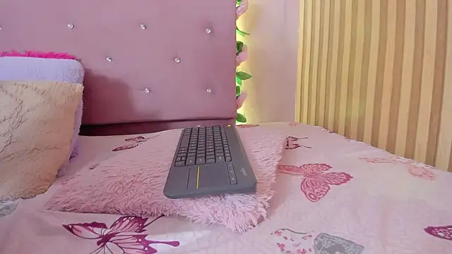 lovely__kiss__ (F teen) - Show Cum