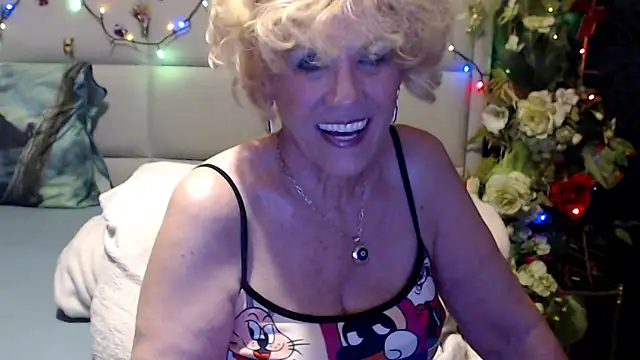 happywomanon (Ask my age) - be my man and make me cum
