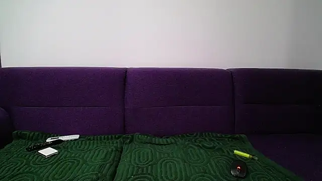 Julianna68 live cam on StripChat