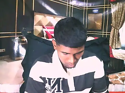 IndianThuggin live cam on StripChat