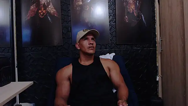 viktor_herrera live cam on StripChat