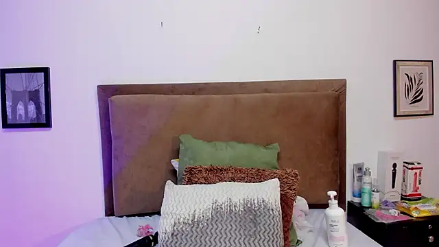 sofy_bonnet1 live cam on StripChat