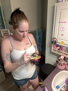 lolabunny9 (F milf) - It’s FREEDOM month
