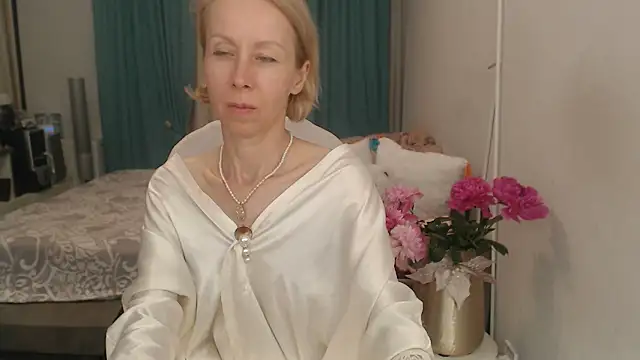 LuxuryNika webcam