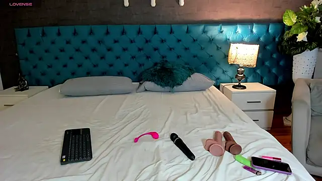 LunnaMoretti webcam