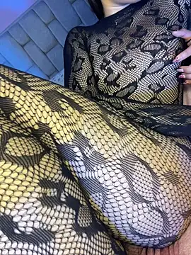 DollCamila Live Webcam on Stripchat