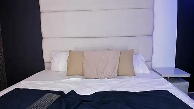 LolaGray__ webcam