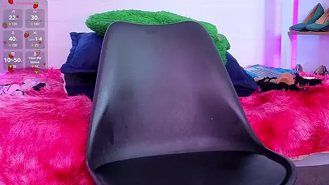louise_nails live sex cam