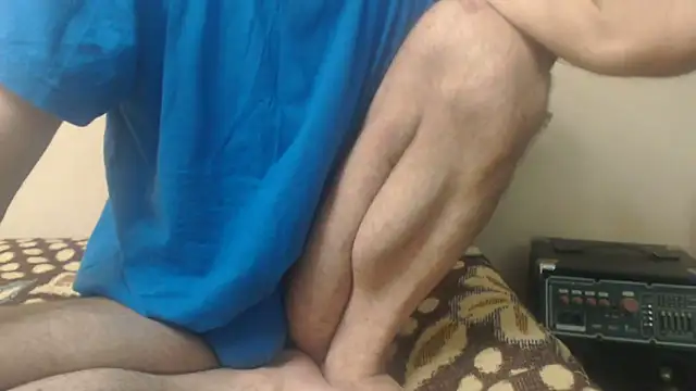 yvesstorm1 live cam on StripChat