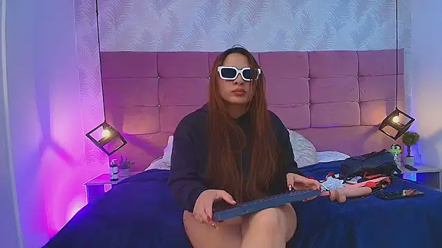 CelesteNeirafg live cam on StripChat