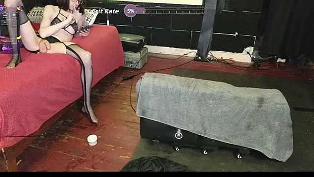 April_Strife webcam