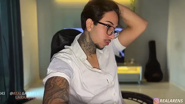 realgdiass (M young) - jerck off + cumm in the mouth