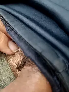 wrong_man25 (M young) - Cum in public