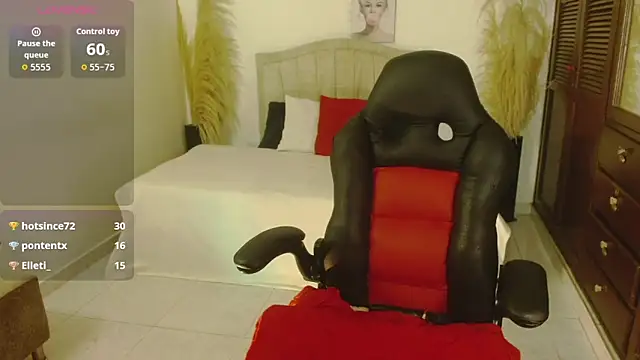 afroditaselena_ (F mature) - BESOS A JADE