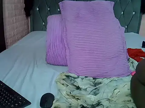 happybree_ - Happybree_'s free webcam - UK Sex Cams