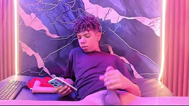 Amers_bigcock live cam on StripChat