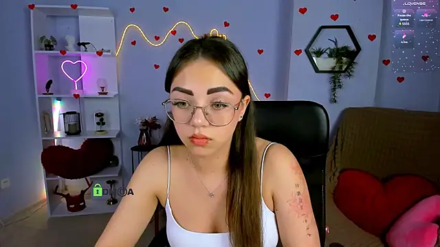 kiki_swan live cam