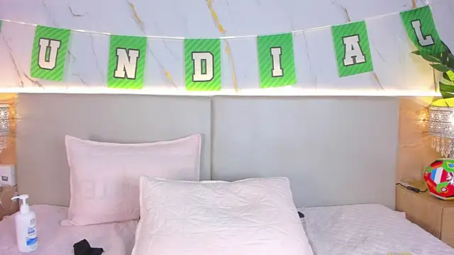 april_grey11 live cam