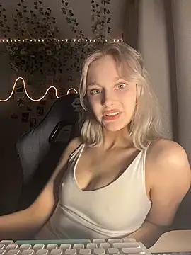 Watch yer_gara live on EroticFlix - High definition streams