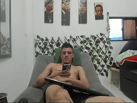 Latins_Boss webcam