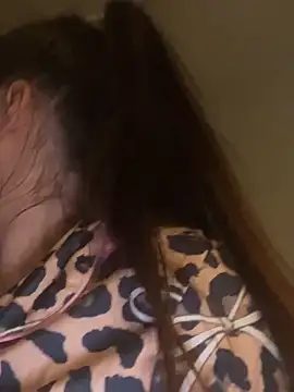 Watch Poppylooloo live on EroticFlix - High definition streams