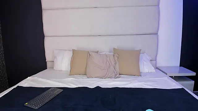 LolaGray__ webcam