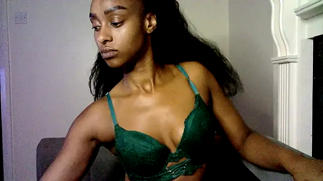 Hazel_Dollxx webcam