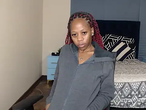 QUEENMANDYY