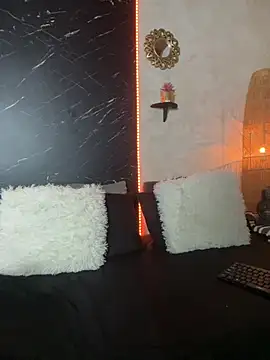 Modèle: Alana_Stone