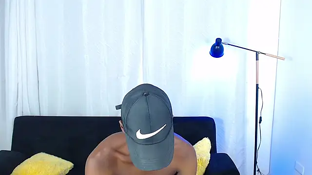 alexaandro18 webcam