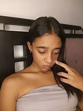 Watch Zoe_Sweett18 live on EroticFlix - High definition streams