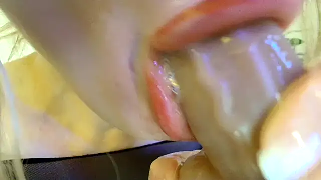 Watch Velvet_kissx live on EroticFlix - High definition streams
