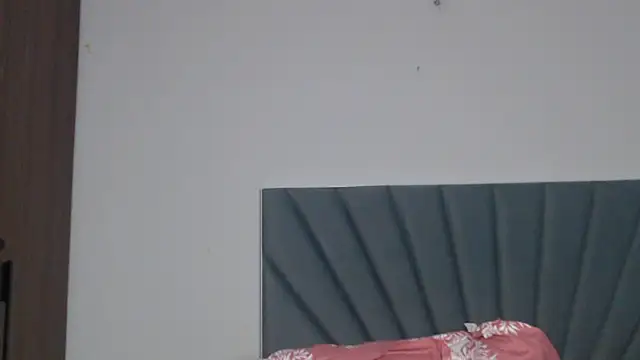Watch Virgin_Aisha live on EroticFlix - High definition streams