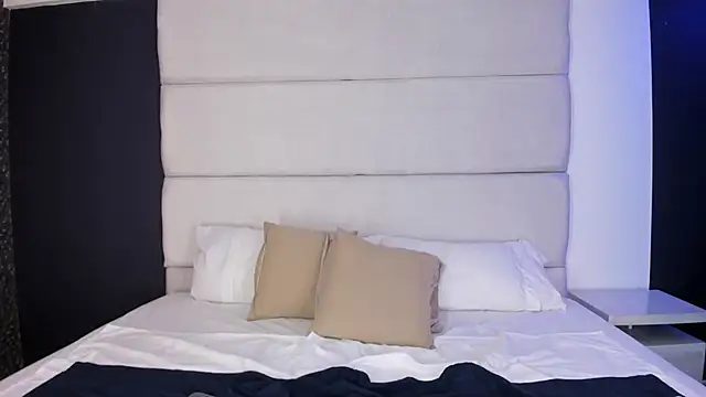 LolaGray__