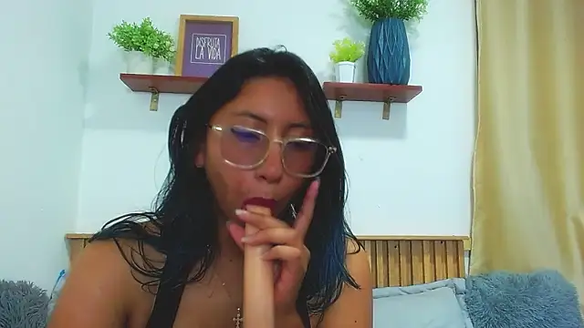 Violet_2003 webcam