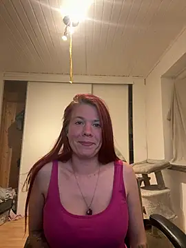 LisaLuxx live cam on StripChat