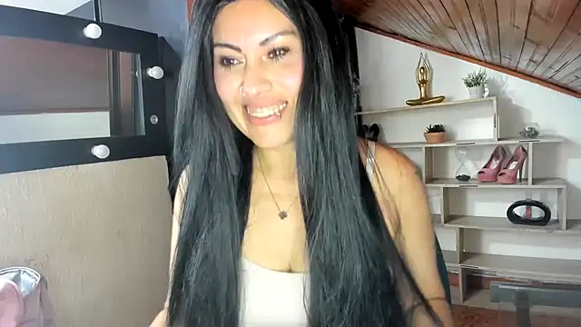 Tania_mature live cam on StripChat