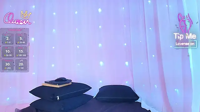 SunnyGilmoree live cam on StripChat