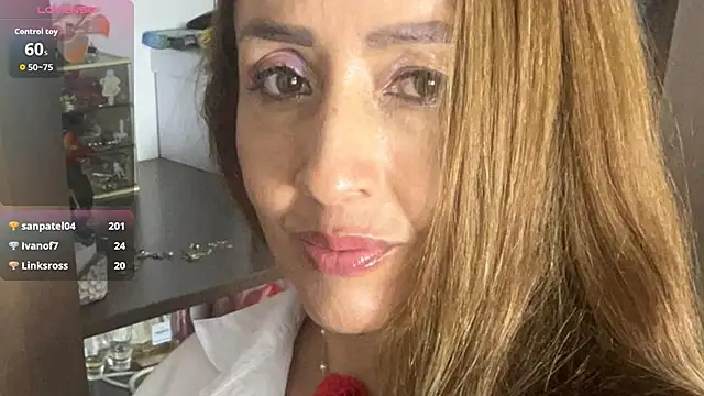 valeria_teiku live cam on StripChat