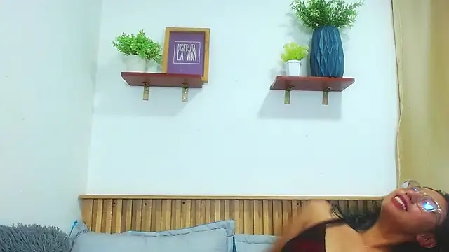 Violet_2003 webcam