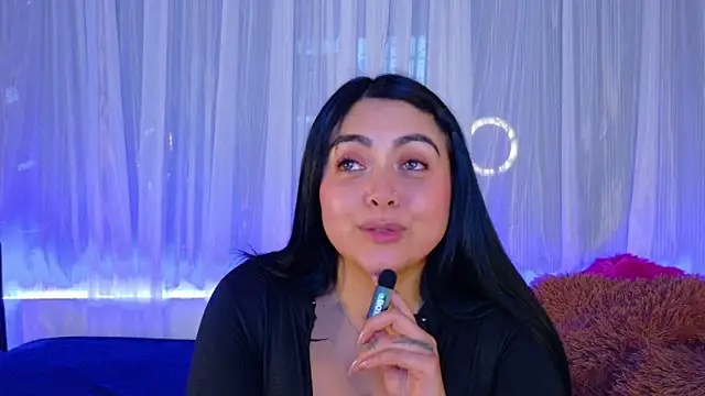 Victoria_J webcam