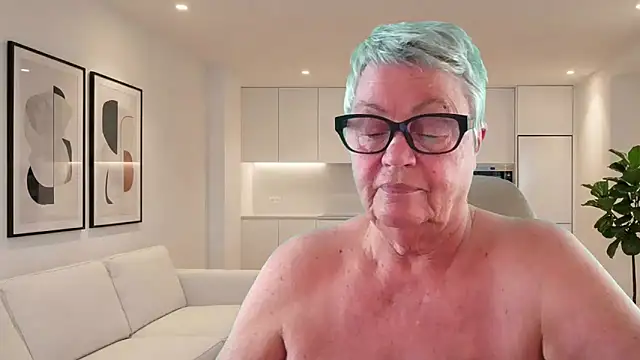 Mystery-Grandmother webcam