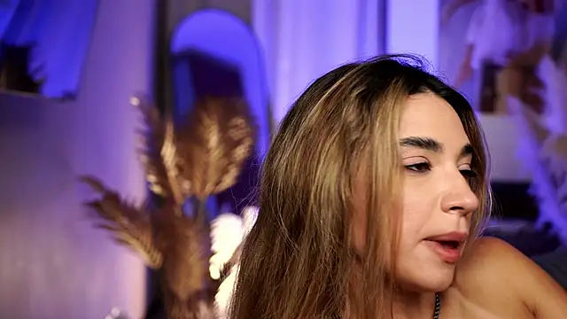 Watch ItalianGirl live on EroticFlix - High definition streams