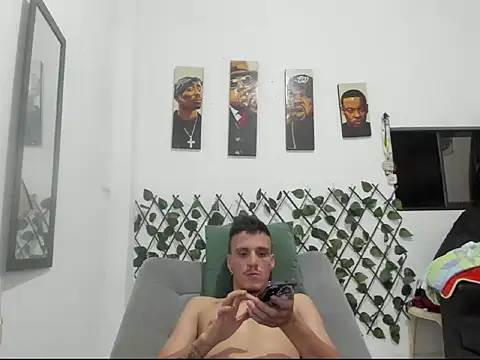 Latins_Boss webcam