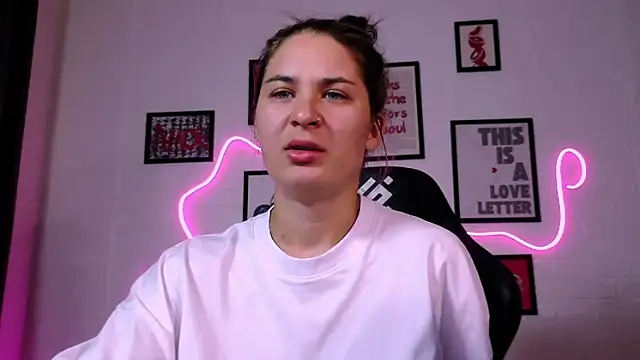 AlisaFrost webcam