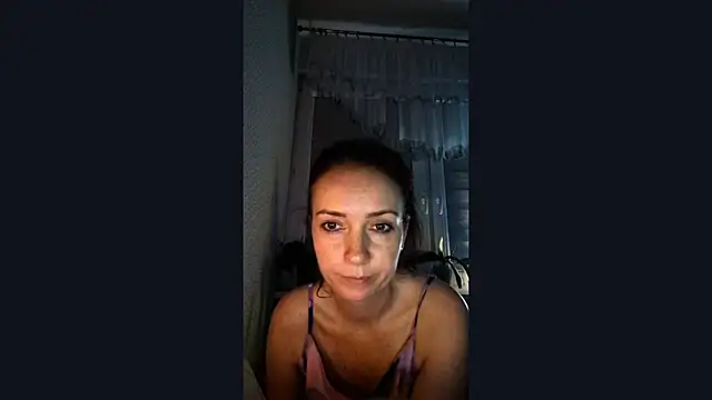 JenniferAlone webcam