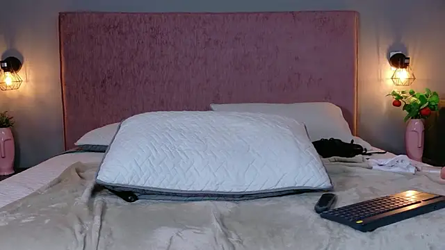 busty_zay - Busty_Zay's free webcam - UK Sex Cams