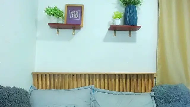 Violet_2003 webcam